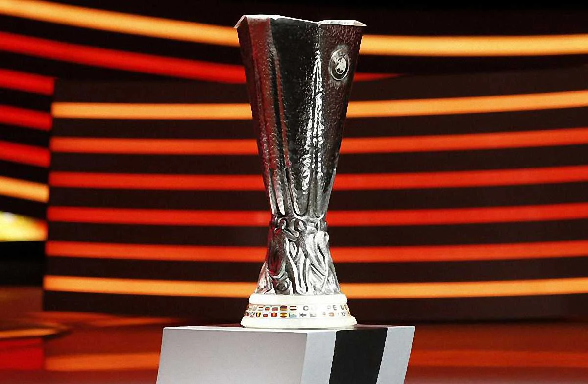Трофей Лиги Европы ждет хозяина / соцсети