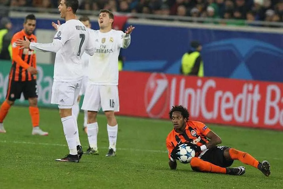 Фред у матчі з "Реалом" / фото Є. Кравса