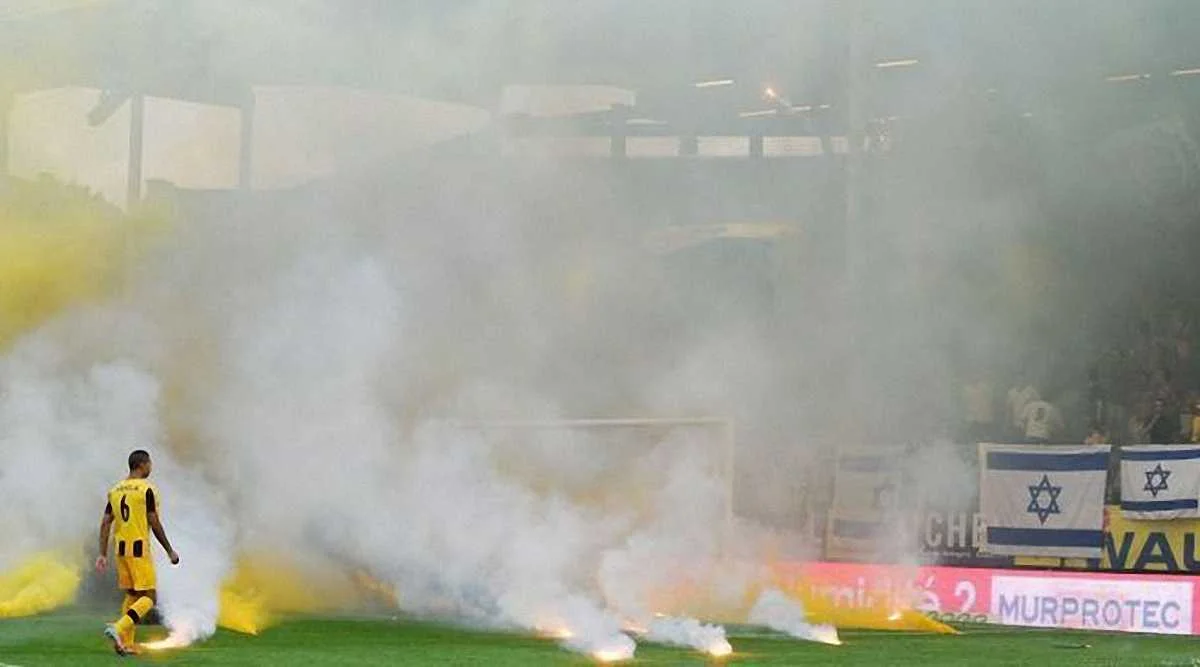 Поведінка фанатів "Бейтара" на матчі Ліги Європи / Фото соцмережі