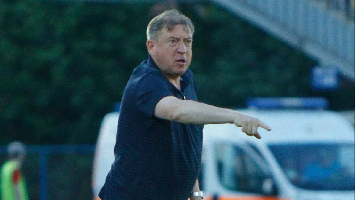 В'ячеслав Грозний хоче отримати 10 гравців / фото ФК Дніпро