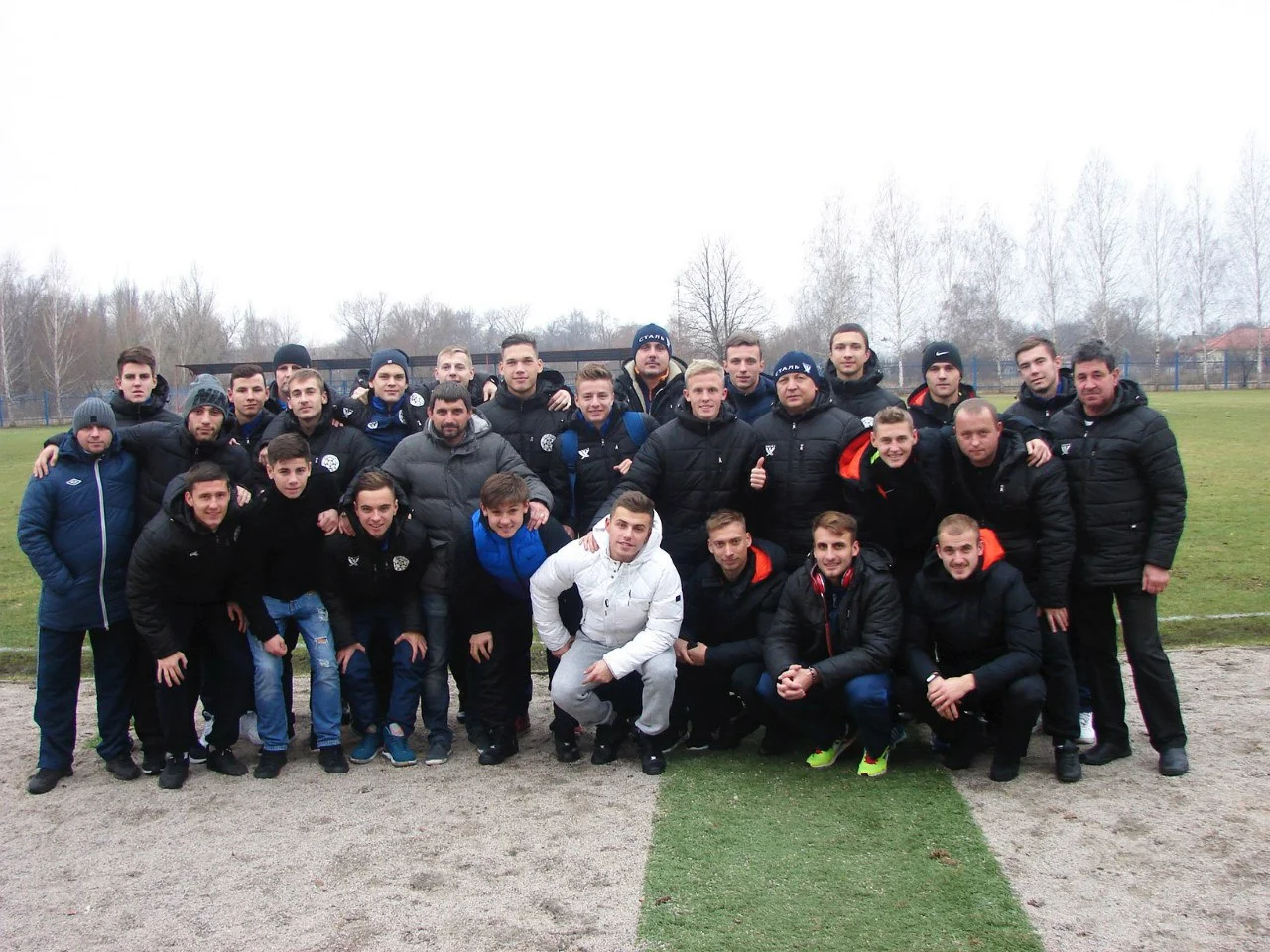 Молодежь "сталеваров" / Фото ФК Сталь