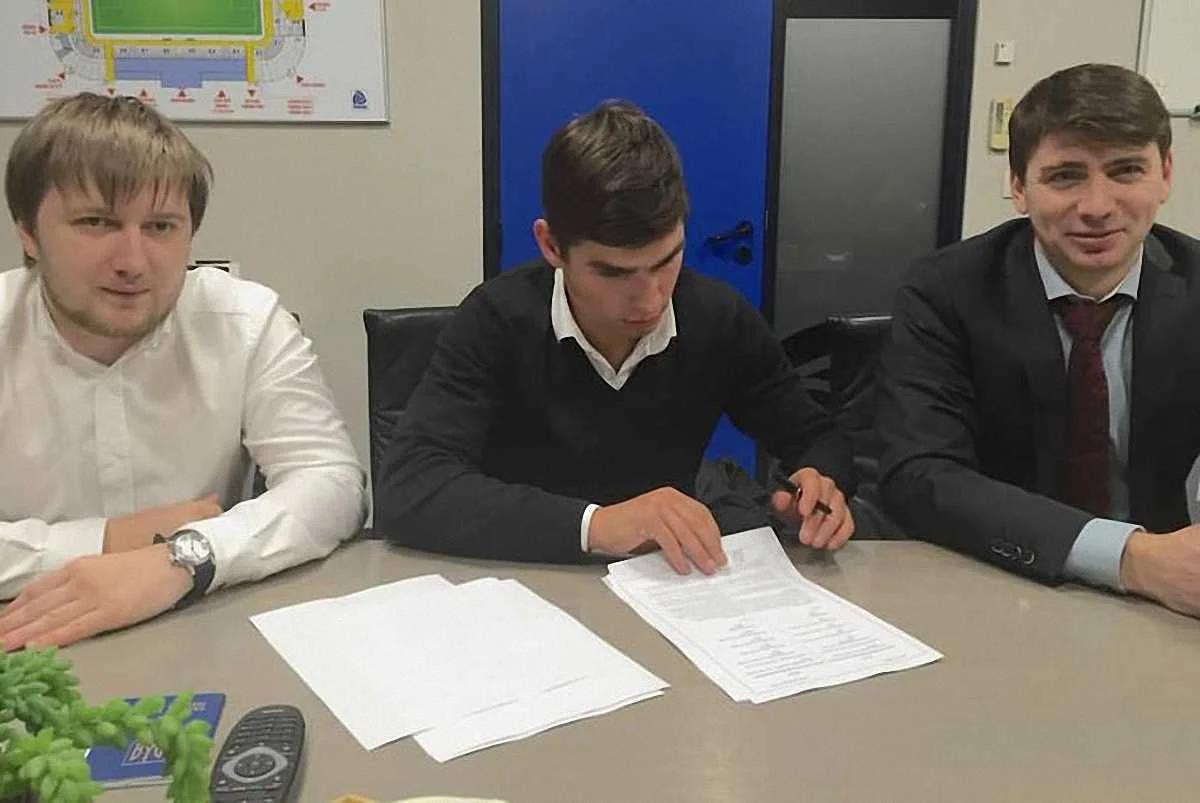 Сергій Серебренніков (справа) допоміг Маліновському вирватись на Захід / фото із соцмереж