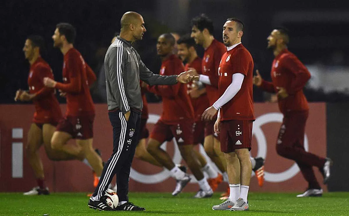 Гвардиола со своими подопечными / Фото Getty Images