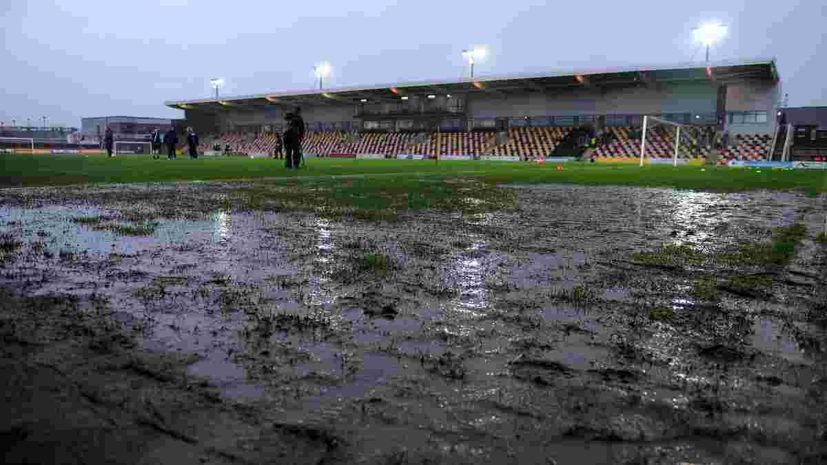 Матч Кубку Англії між "Ньюпортом" і "Блекберном" перенесли через затоплений стадіон (ФОТО)