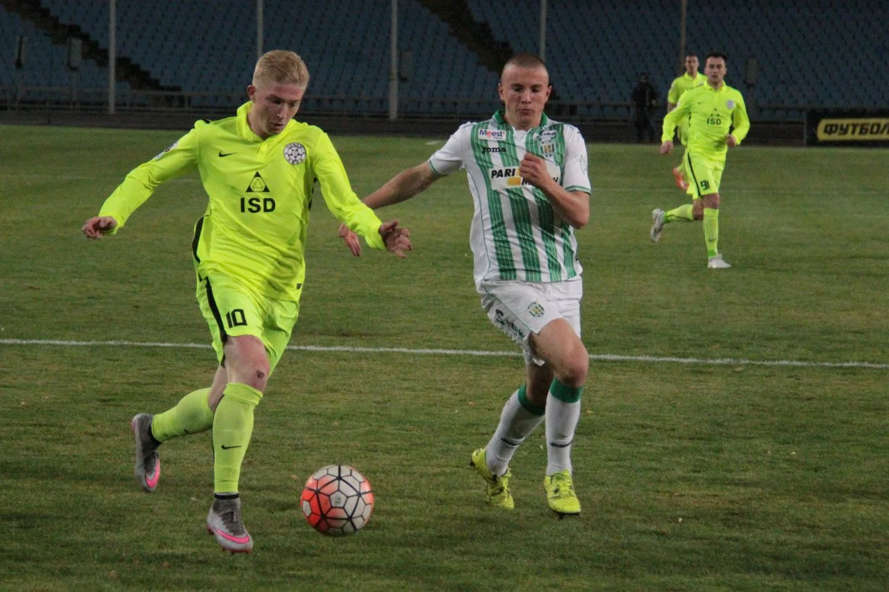 Владислав Кулач (зліва) / Офіційний сайт ФК "Сталь"