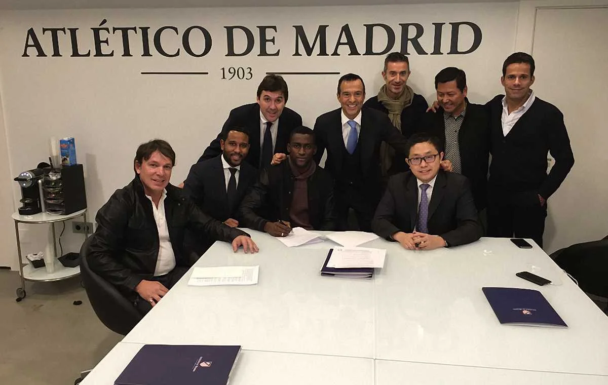 Мартинес и его агент Мендеш провернули новую крупную сделку