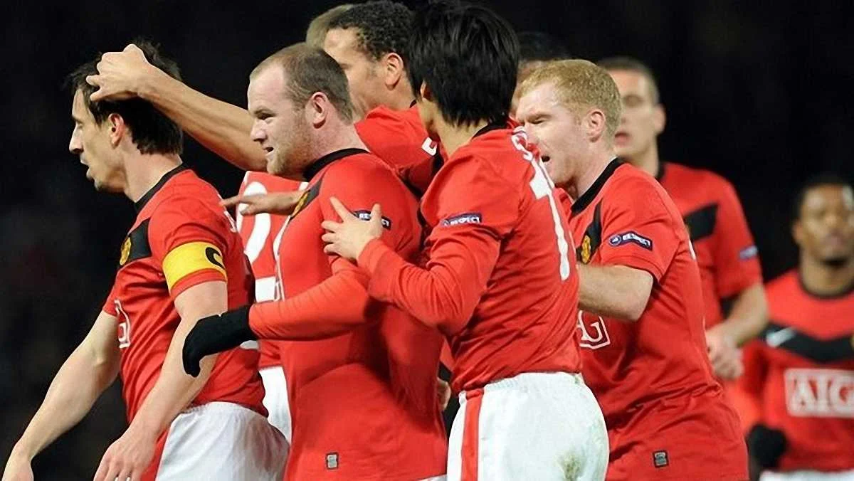 Та сама легендарна команда МЮ 2009/10 / фото УЄФА