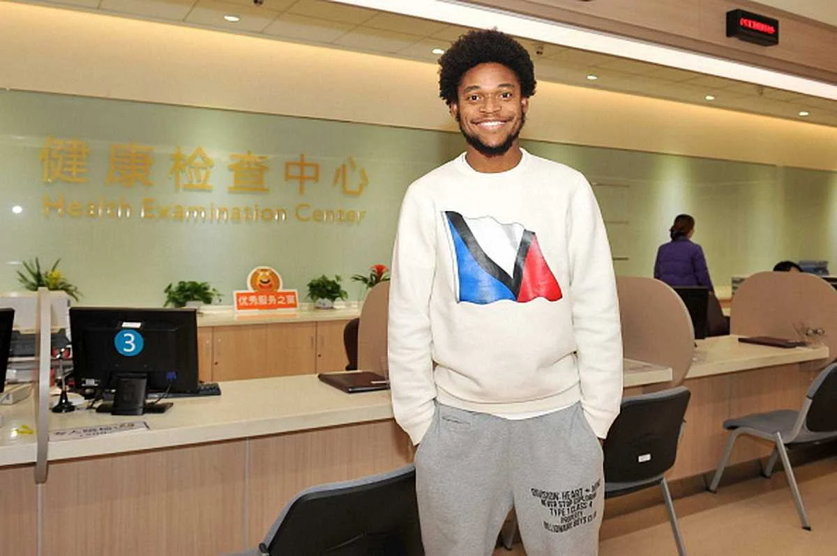 Луис Адриано в Китае / Фото Getty Images