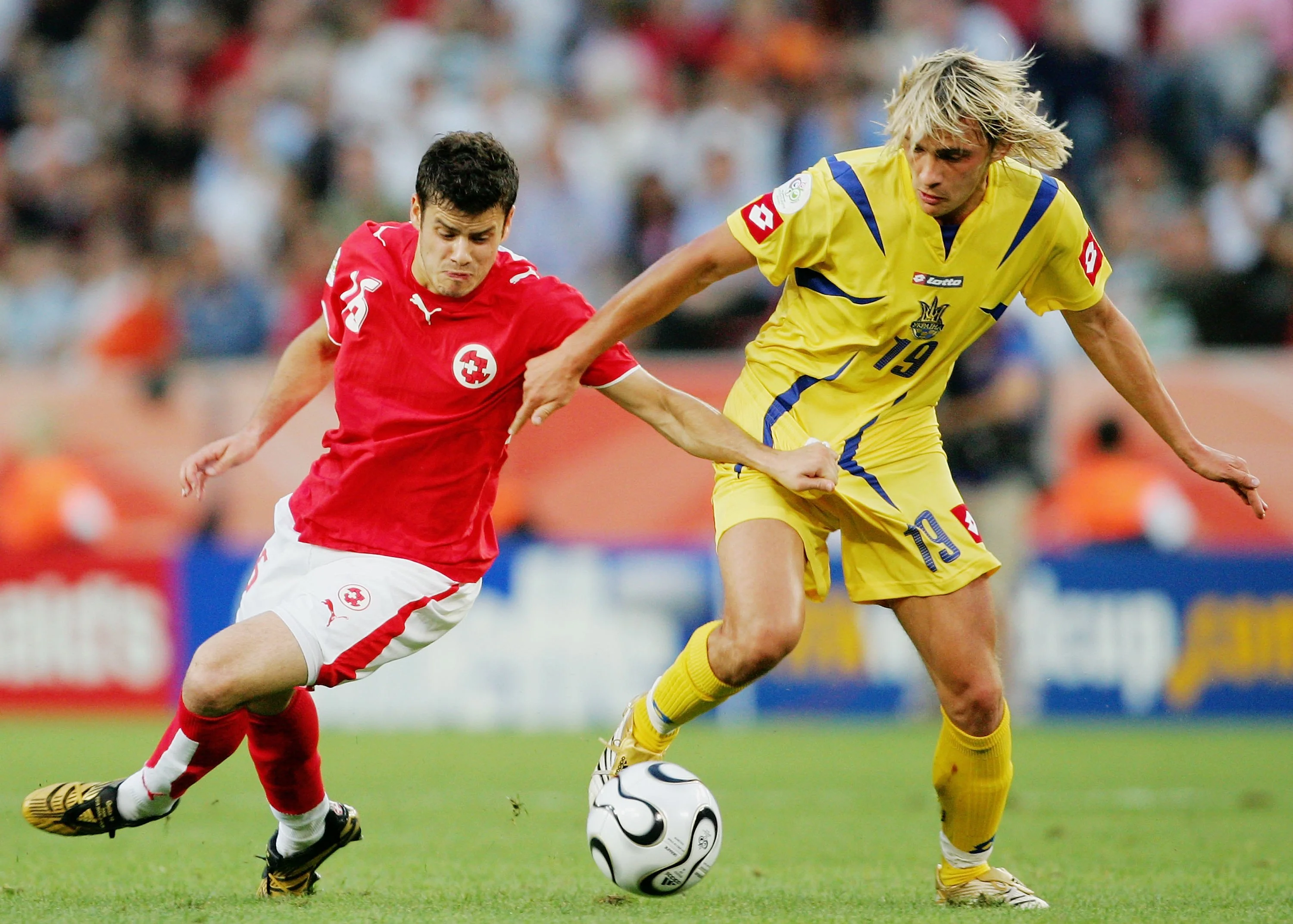 Максим Калиниченко (слева) в сборной Украины / Фото Getty Images