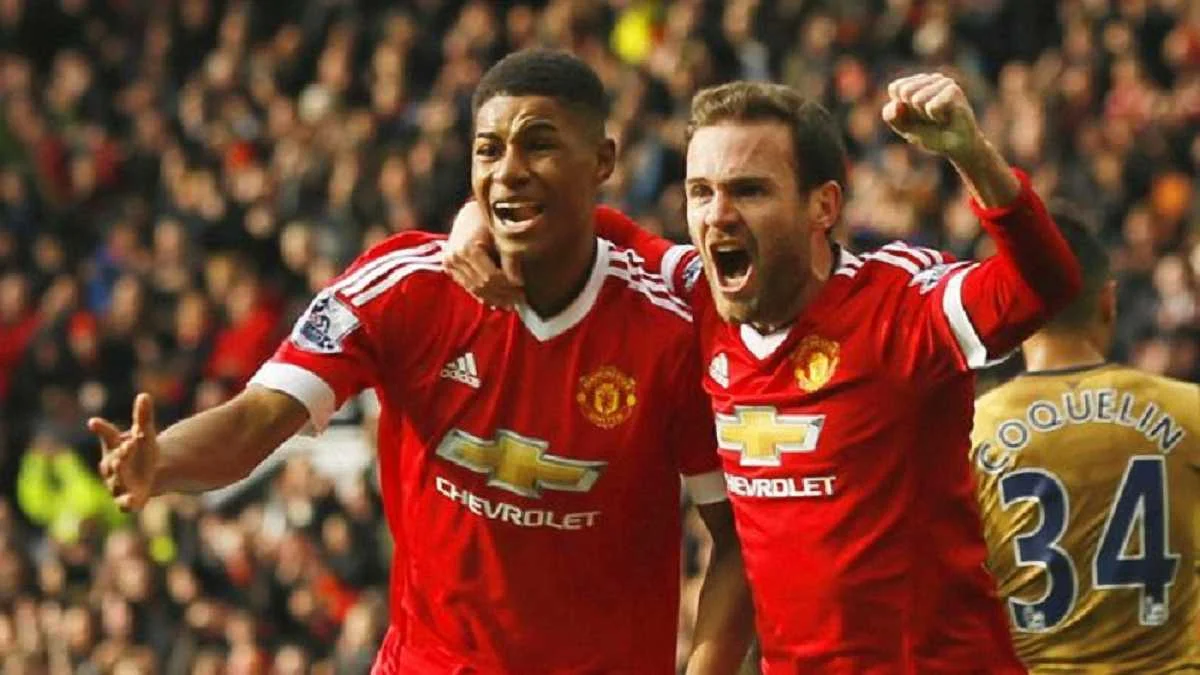 Решфорд та Мата святкують гол / Twitter