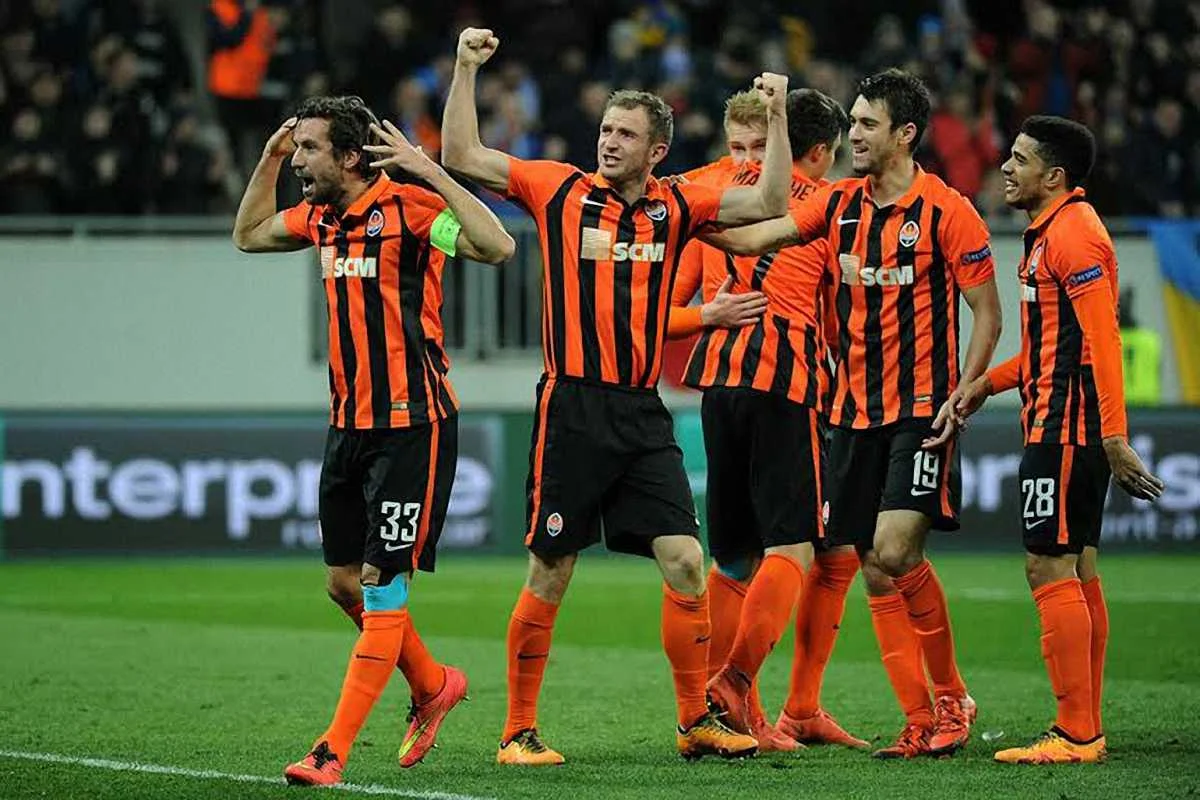 Дарио Срна празднует гол "Шахтера" / фото Е. Кравса