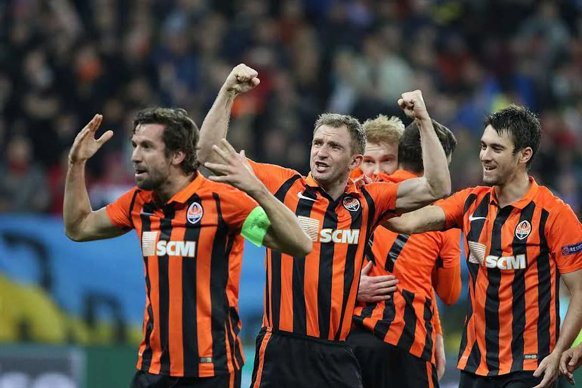 "Шахтар" святкує голепад у Львові / фото Є. Кравса