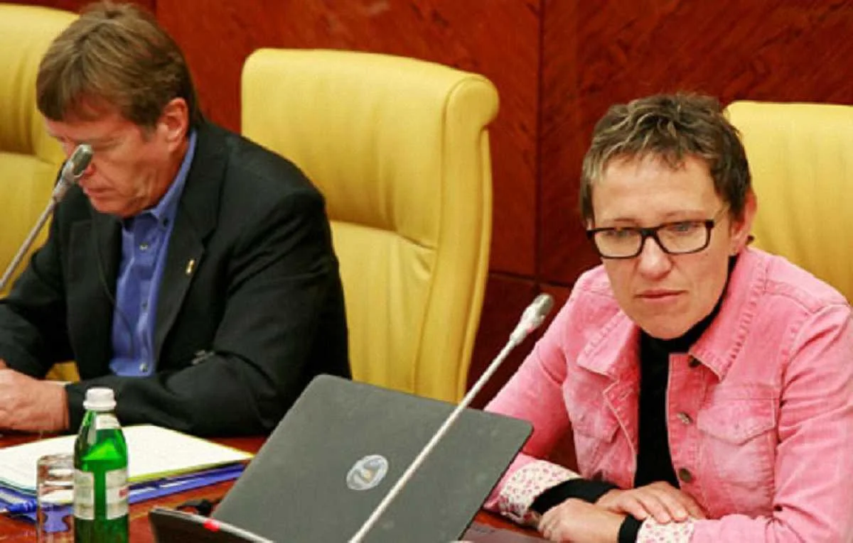 Ева Паск'є / ФФУ