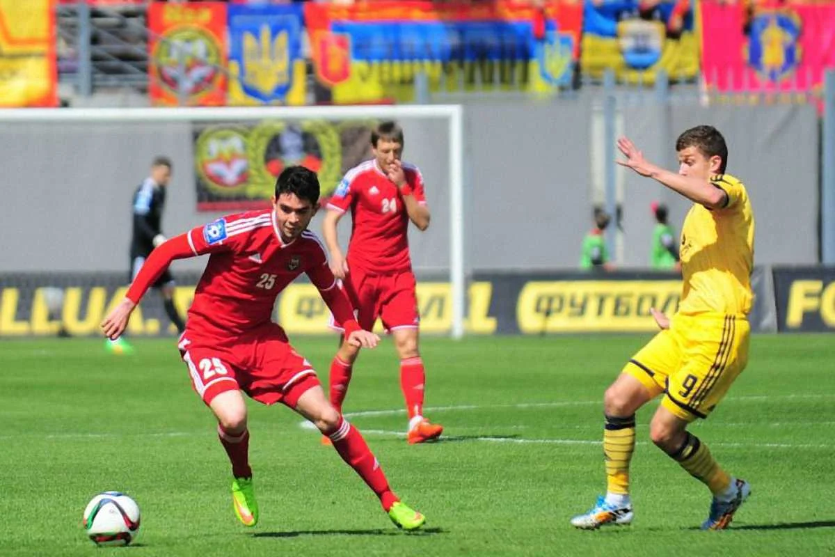 Ігор Жураховський (праворуч) у грі за "Металург" З / Фото соцмережі