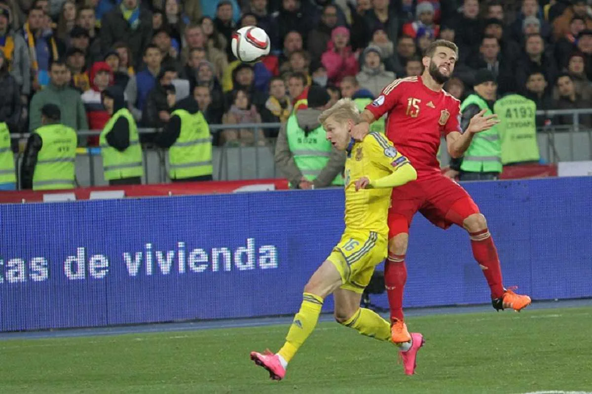 Зинченко в матче с Испанией / kp.ua