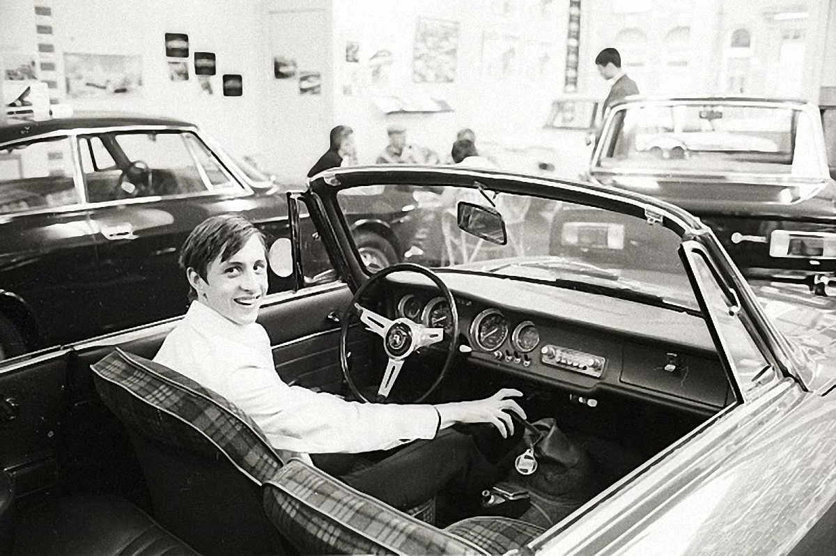 Йохан Кройфф снова собрался в дорогу / Getty images