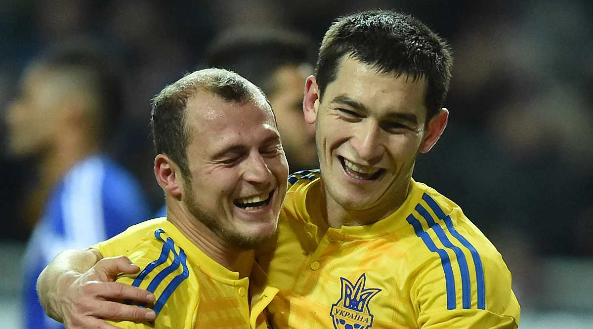 Два героя матча - Роман Зозуля и Тарас Степаненко. Фото: Футбол 24