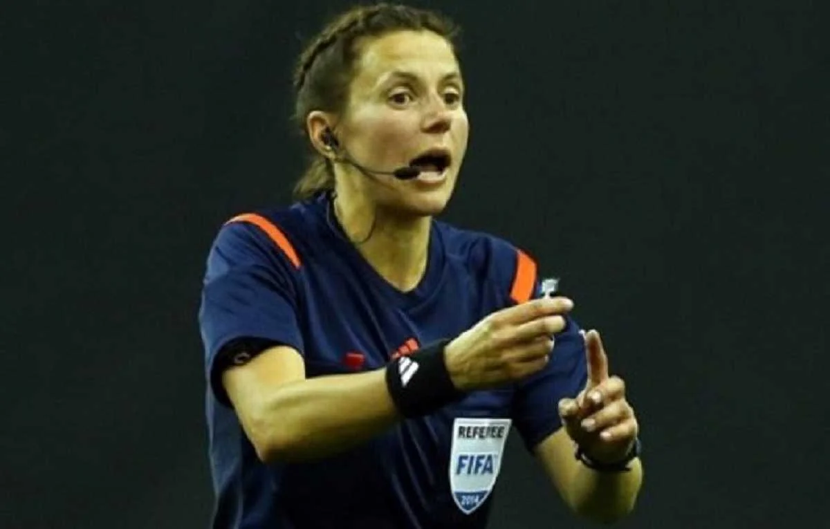 Катерина Монзуль - перша жінка, яка стане головним арбітром матчу УПЛ / Соцмережі