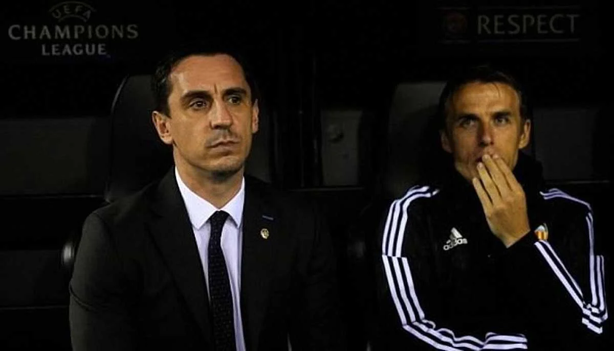 Гарі Невілл - покинув "Валенсію"