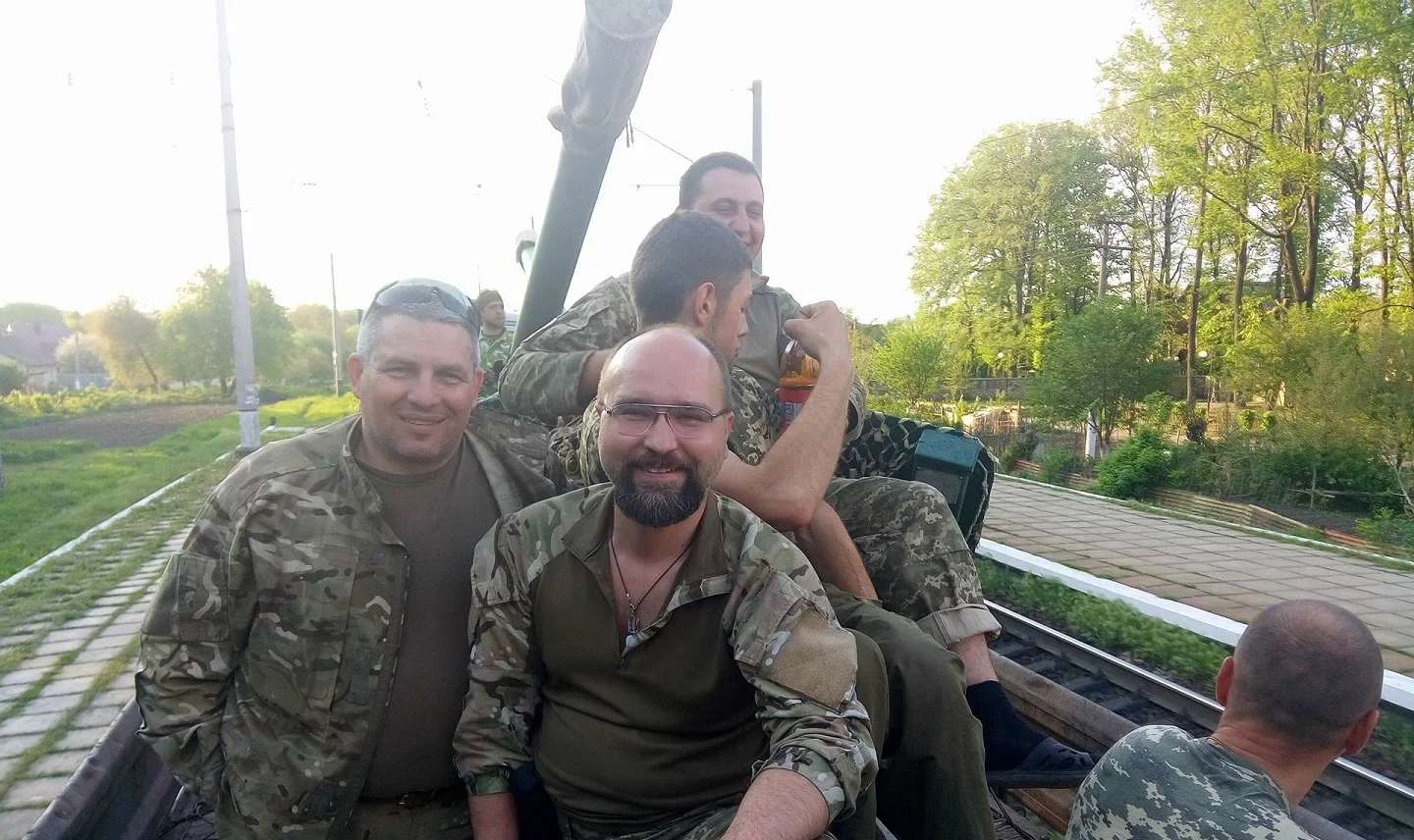 Сергій Беров (на передньому плані) і його брати по зброї