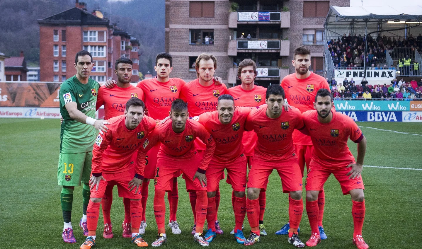 Виходиш на балкон, а там - Мессі з Неймаром і Суаресом! Стадіон "Ейбара". Фото: Getty Images