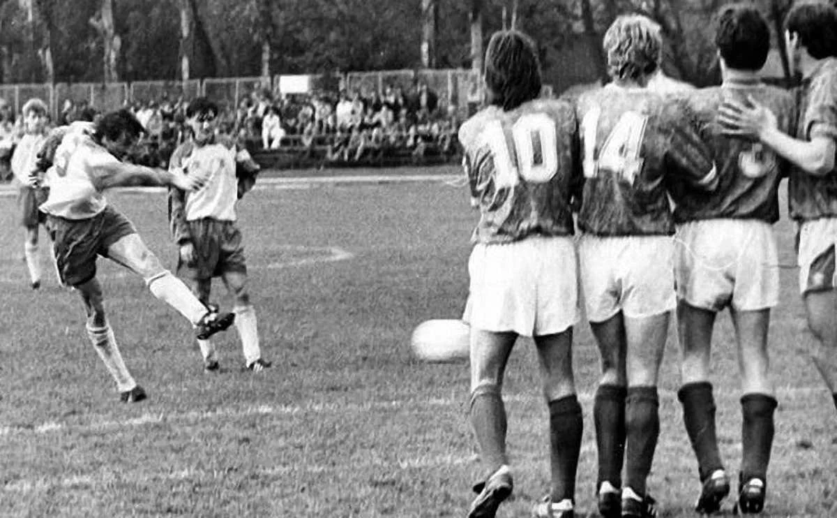 Фото до новини: Ретро дня: дебютний в історії матч збірної України і перший забитий гол 