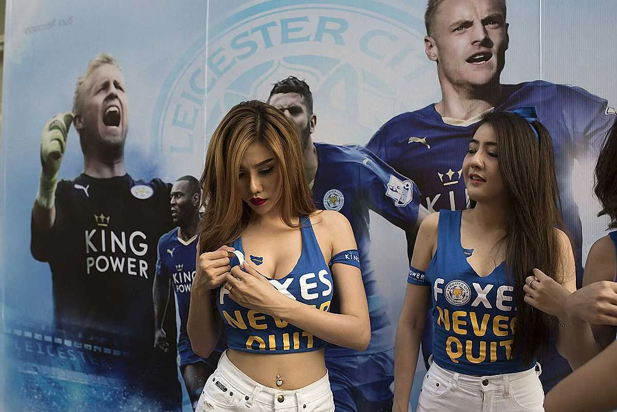 Фанатки "Лестера" ледь не роздягаються вже / фото Getty Images