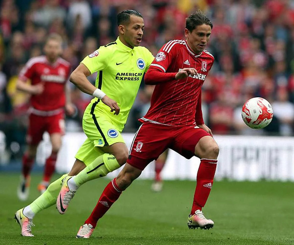 Гастон Рамирес в матче против "Брайтона" / Getty Images