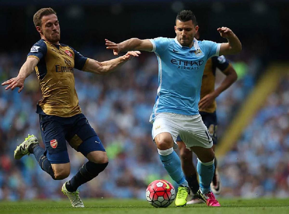 Агуэро продолжает гонку бомбардиров / Getty Images