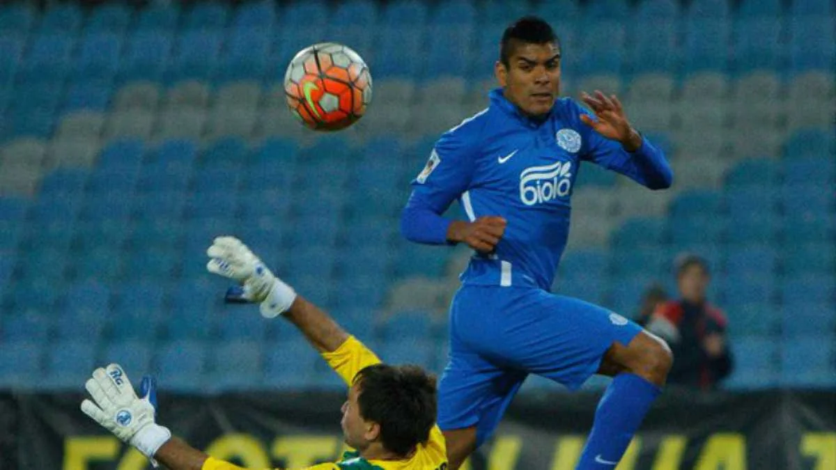 Лео Матос забиває гол / фото ФК Дніпро