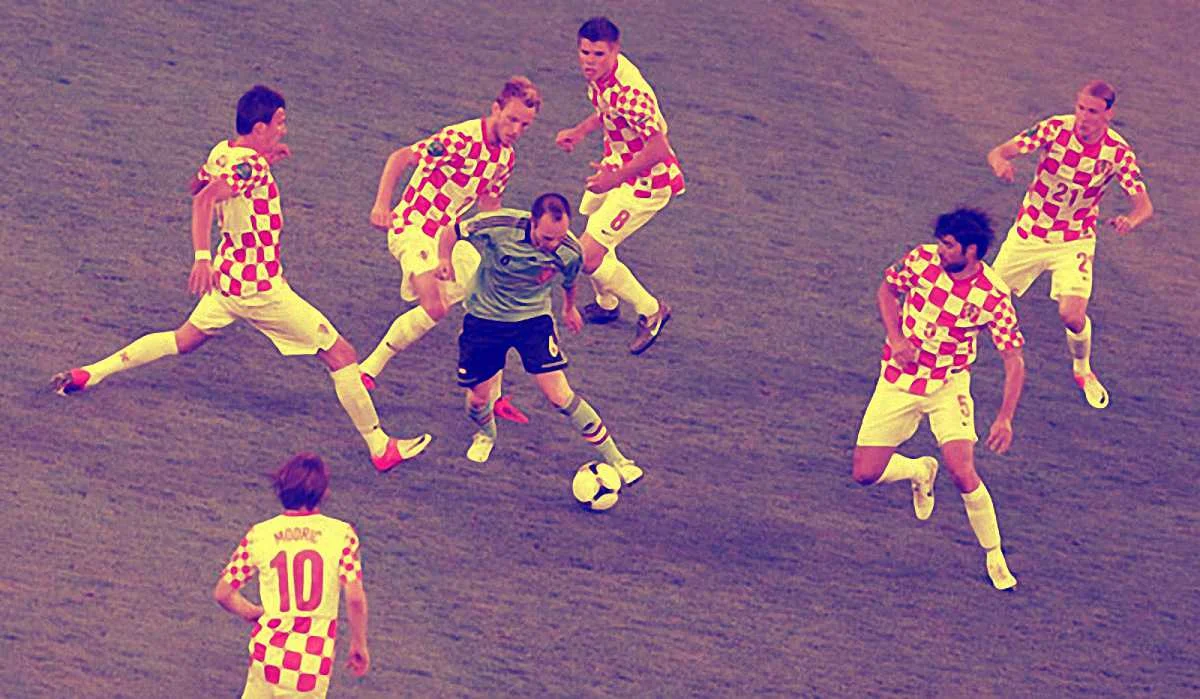 Андрес Іньєста знаходить вихід із хорватської облоги