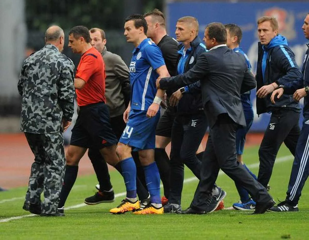 Зозуля атаковал Абдулу / фото ФК Заря