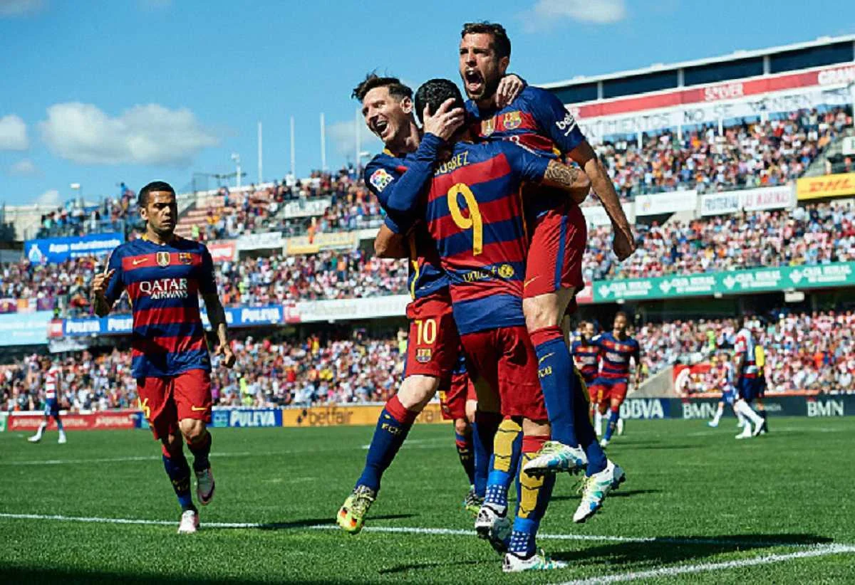 Каталонцы празднуют успех / Getty Images