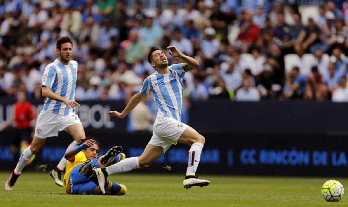 Момент боротьби з матчу "Малага" - "Лас-Пальмас" / Mundodeportivo