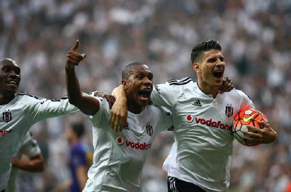 "Бешикташ" стал чемпионом Турции / Официальный твиттер "Бешикташа"