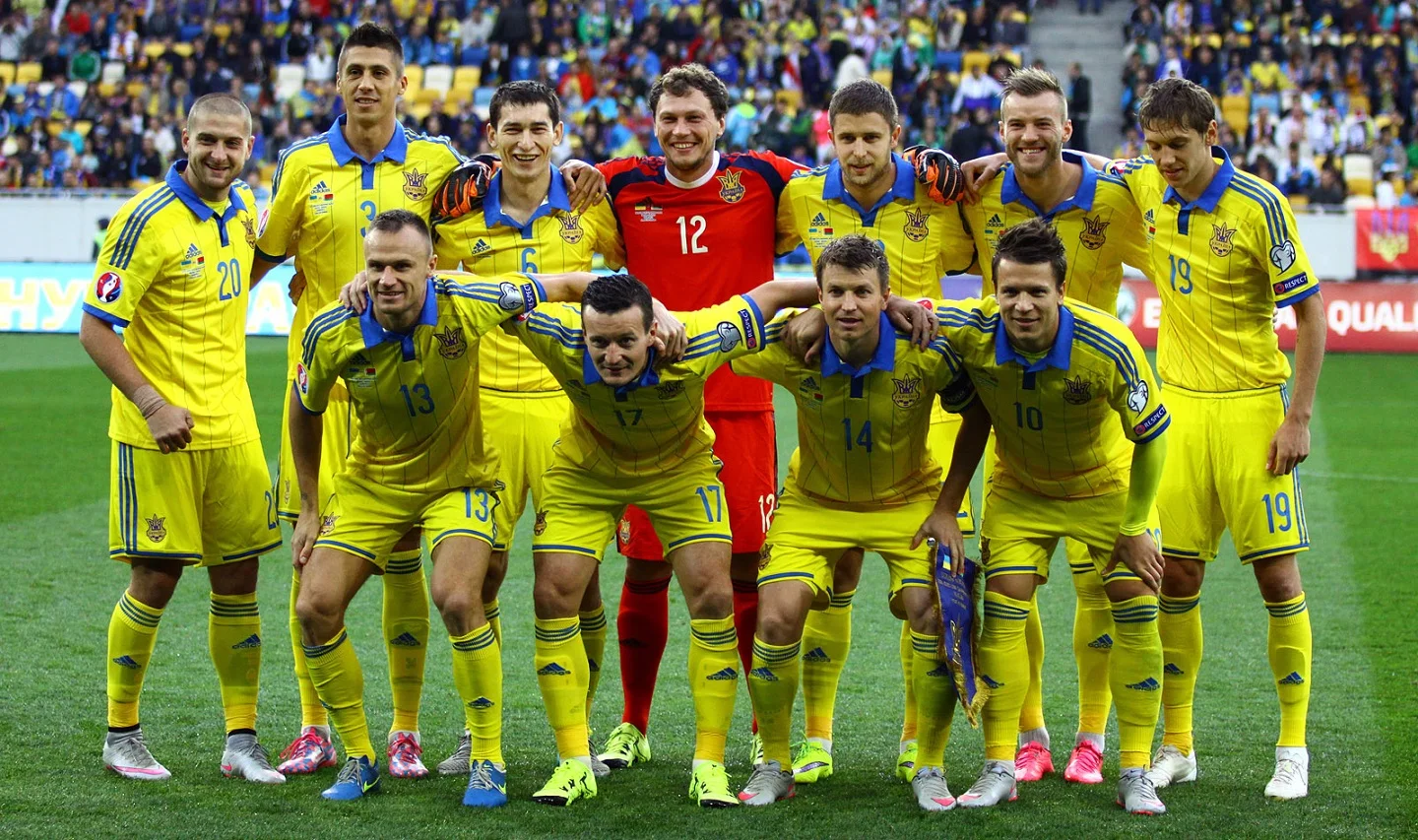 Фото к новости: Трое лишних. Кто из 26 игроков "списка Фоменко" не попадает в заявку на Евро?