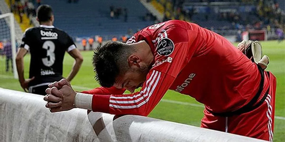 Денис Бойко хоче поїхати з Туреччини