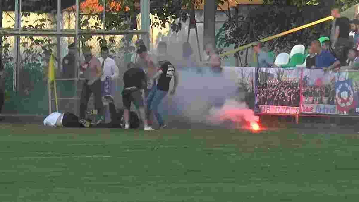 Бійка на полі та погрози пістолетом у матчі Першої ліги, з'явилося відео