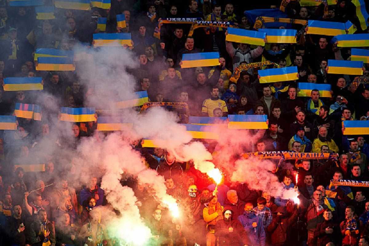Вболівальники збірної України / getty images