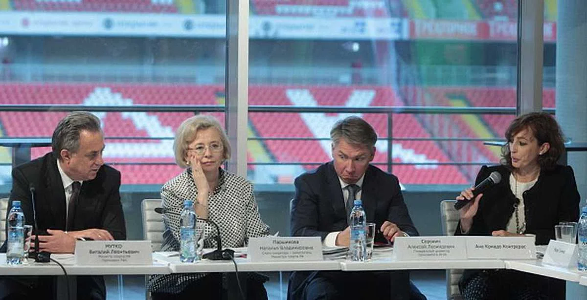 Мутко (крайній зліва) і Росія зіткнулись з неприємностями / фото Getty Images