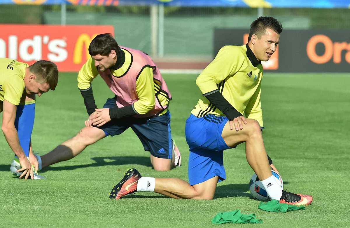 Селезнёв на тренировке сборной / фото ФФУ