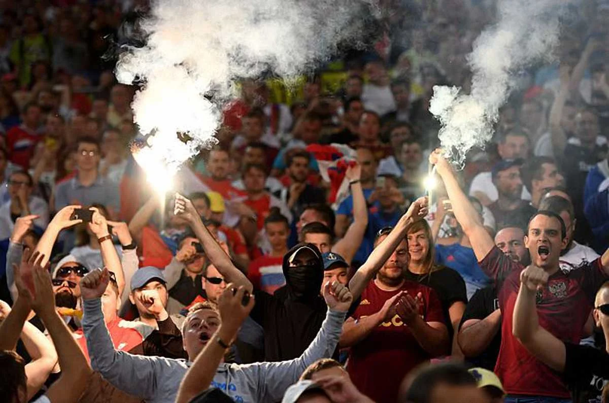 Фанаты могут подставить свои команды / Getty Images