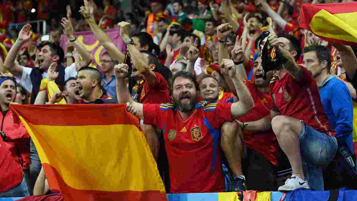 Трех фанатов сборной Испании арестовали перед матчем с Турцией