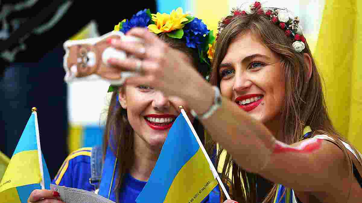 Вболівальниці дня: фанатки, які підтримують Україну в останньому матчі на Євро-2016