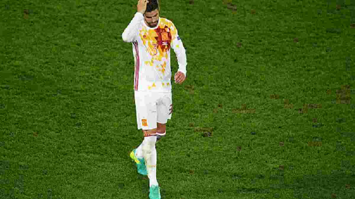 Пике показывал средний палец, когда звучал гимн Испании перед матчем с Хорватией