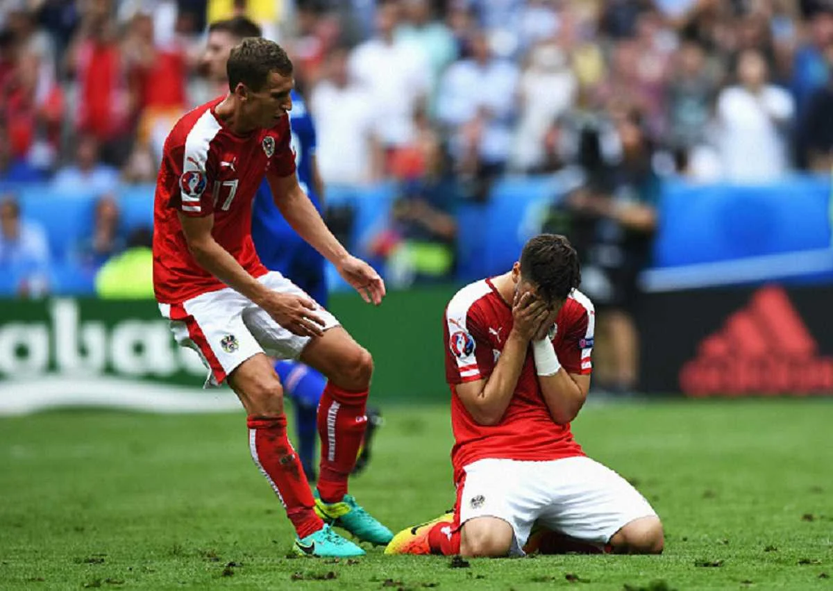 Александар Драгович после нереализованного пенальти / Getty Images