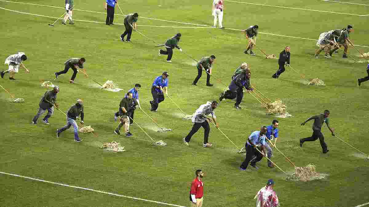 Как на Копа Америка смешно готовят поле к матчу после ливня – появилось видео