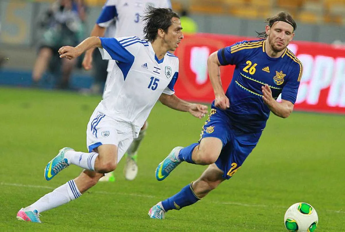 Денис Дедечко (справа) в единственном матче за команду №1 / фото Е. Кравс