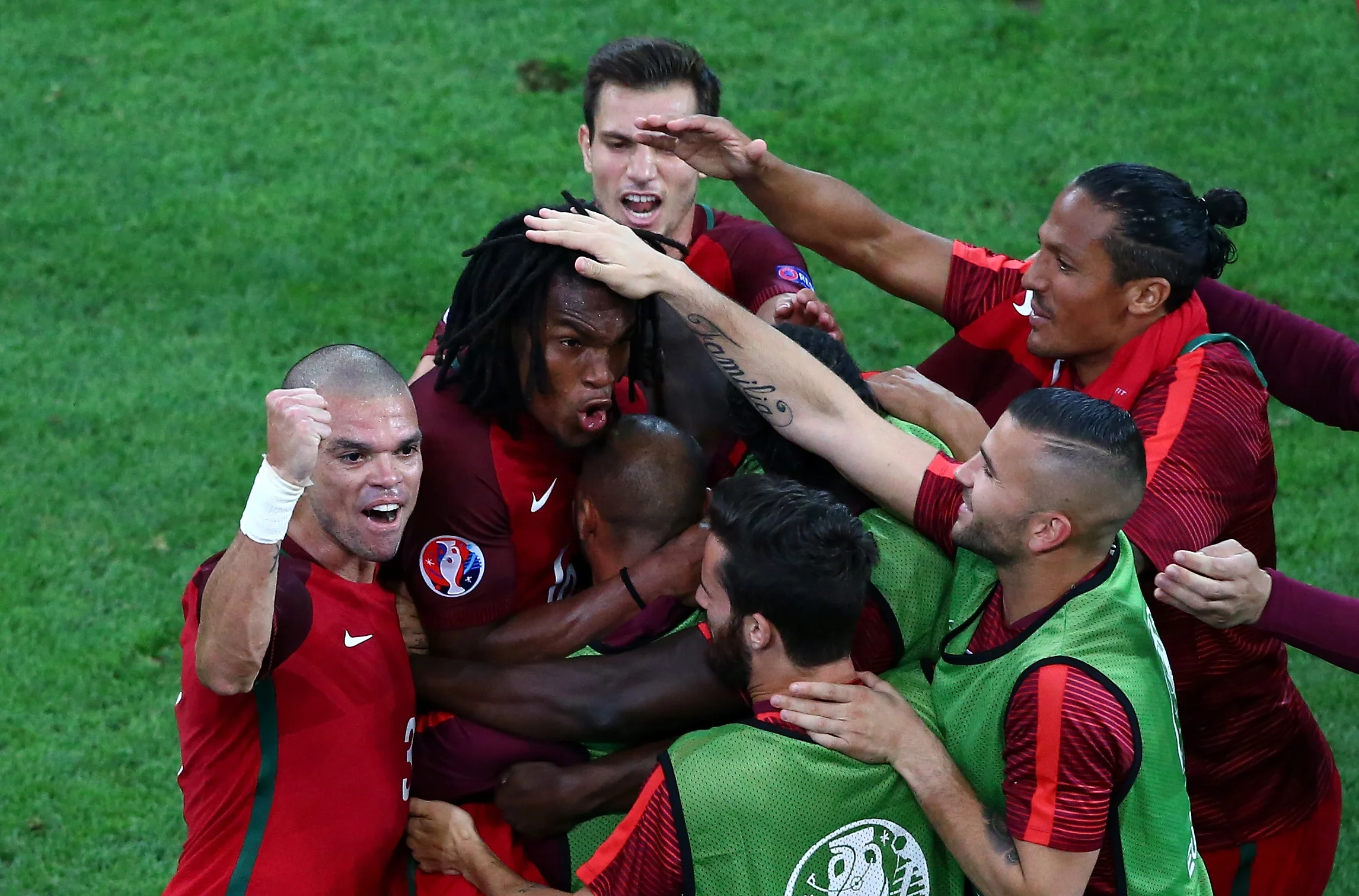 Португальцы празднуют / Getty Images