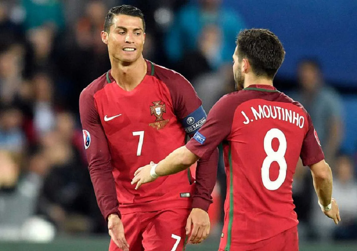 Криштиану Роналду и Жоау Моутинью / AP